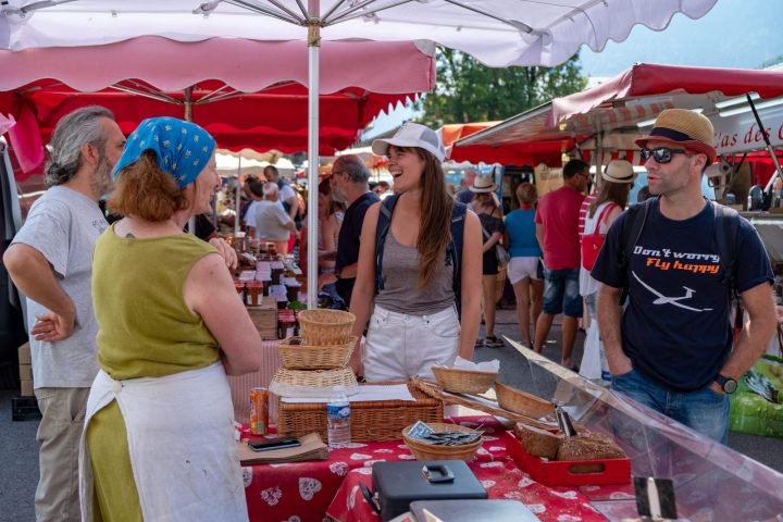 Samoëns market