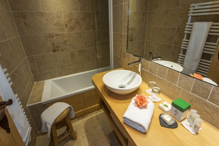 Bathroom superior double room